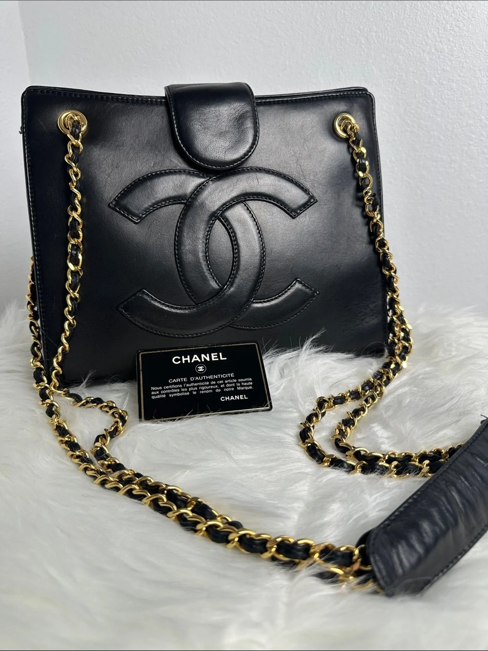 💯Authentic CHANEL Black Lambskin Shoulder Bag with Gold Chain Strap🍀